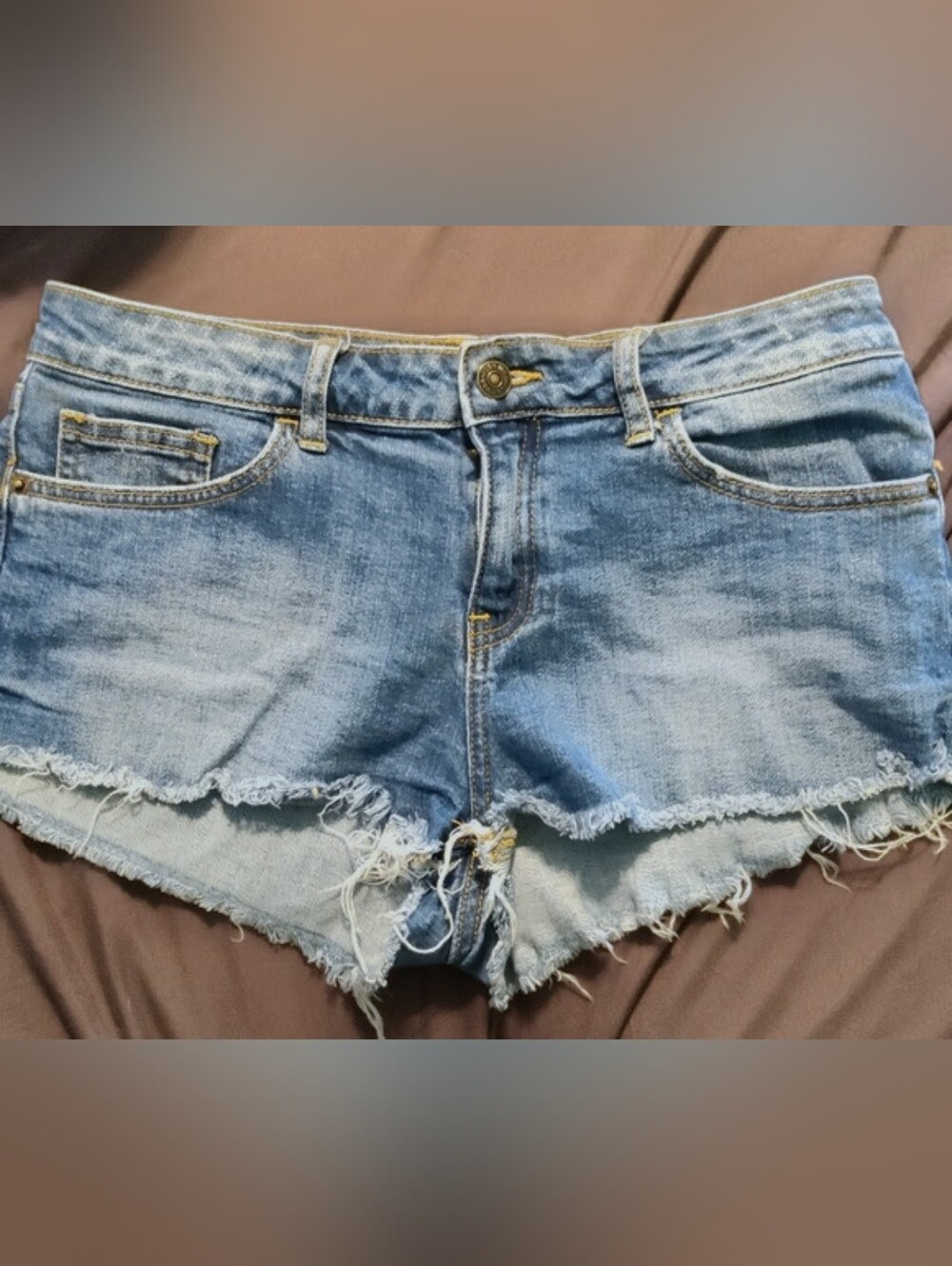 💜5/$25💜 Med cut off jean shorts